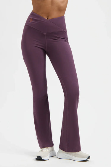 Aura Flared Yoga Sporthose - Berry