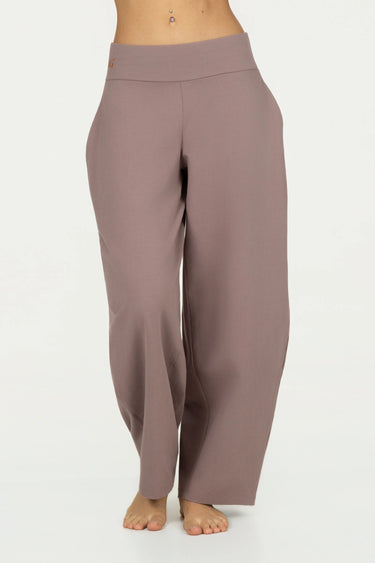 Dhara Barrel Yoga Pants – Fireclay