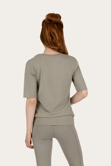 Kami Yoga Tee - Smokey Quartz