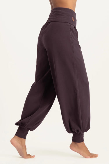 Rhea Yoga Hose - Berry